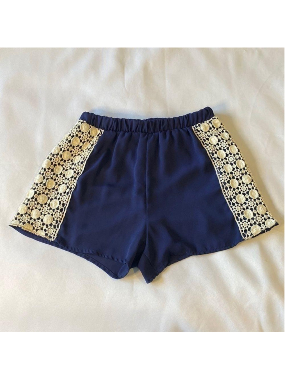 NAVY BLUE SHORTS WITH CROCHET